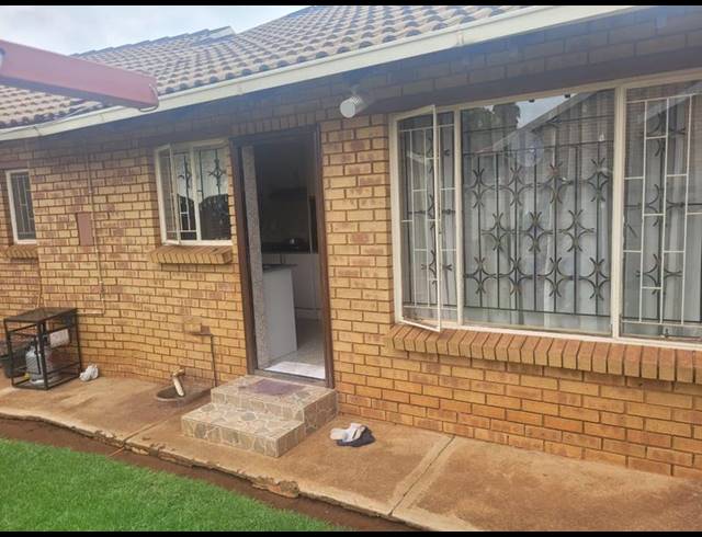3 BEDROOM HOUSE FOR SALE IN CLARINA